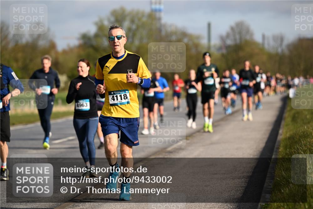 12.04.2026 - 45. Internationalen Wilhelmsburger Insellauf Dr. Thomas Lammeyer http://msf.ph/oto/9433002 12.04.2026 09:16:43 Laufen 4963, 4118 meine-sportfotos.de