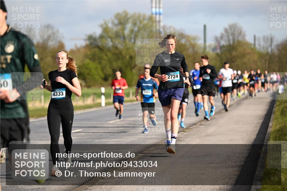 12.04.2026 - 45. Internationalen Wilhelmsburger Insellauf Dr. Thomas Lammeyer http://msf.ph/oto/9433034 12.04.2026 09:16:50 Laufen 50, 7, 4333, 3050, 2724 meine-sportfotos.de