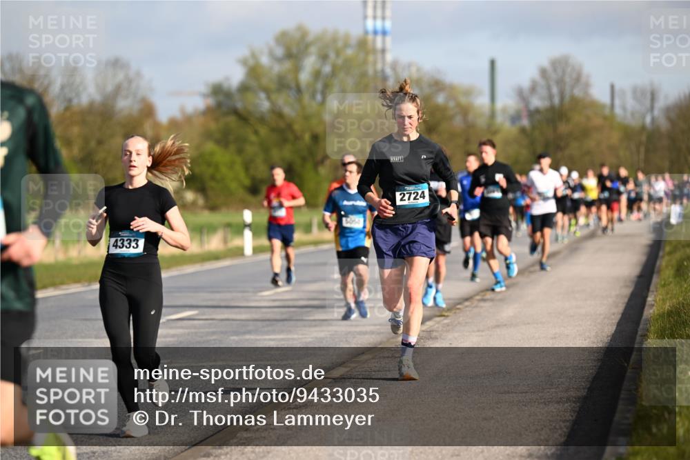 12.04.2026 - 45. Internationalen Wilhelmsburger Insellauf Dr. Thomas Lammeyer http://msf.ph/oto/9433035 12.04.2026 09:16:50 Laufen 4333, 5050, 2724 meine-sportfotos.de