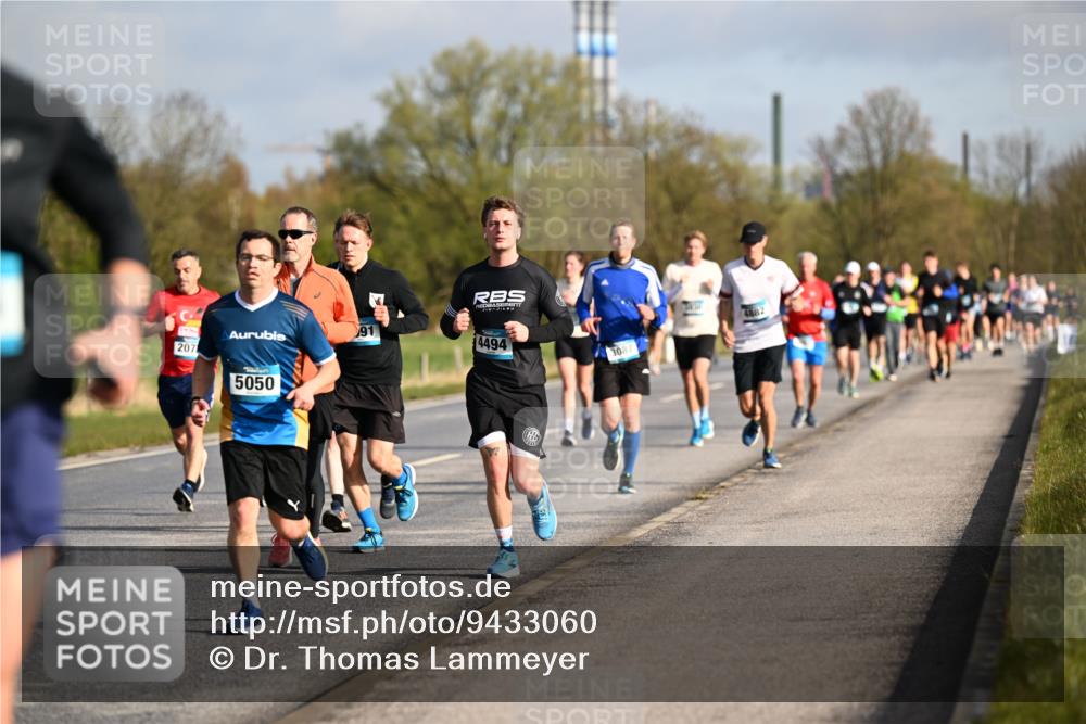 12.04.2026 - 45. Internationalen Wilhelmsburger Insellauf Dr. Thomas Lammeyer http://msf.ph/oto/9433060 12.04.2026 09:16:54 Laufen 91, 207, 5050, 4494, 4882, 3087 meine-sportfotos.de