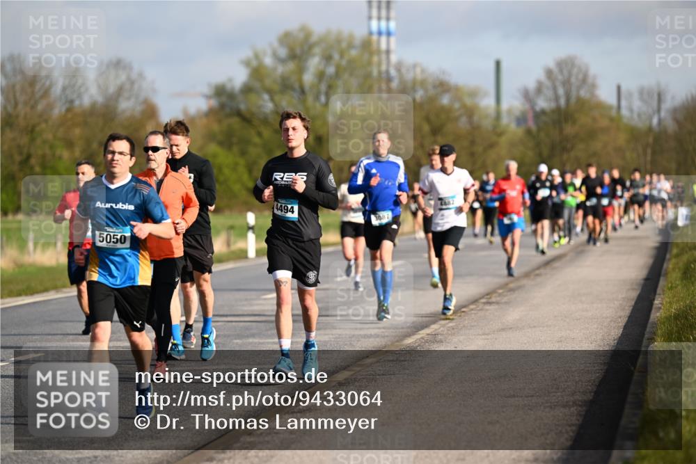 12.04.2026 - 45. Internationalen Wilhelmsburger Insellauf Dr. Thomas Lammeyer http://msf.ph/oto/9433064 12.04.2026 09:16:54 Laufen 4494, 5050, 4882, 3087 meine-sportfotos.de