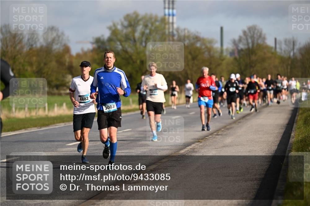 12.04.2026 - 45. Internationalen Wilhelmsburger Insellauf Dr. Thomas Lammeyer http://msf.ph/oto/9433085 12.04.2026 09:16:58 Laufen 4882, 3087, 1830 meine-sportfotos.de