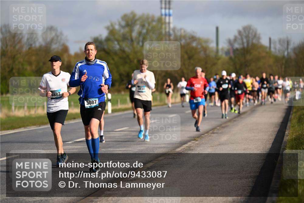 12.04.2026 - 45. Internationalen Wilhelmsburger Insellauf Dr. Thomas Lammeyer http://msf.ph/oto/9433087 12.04.2026 09:16:58 Laufen 4882, 3087 meine-sportfotos.de