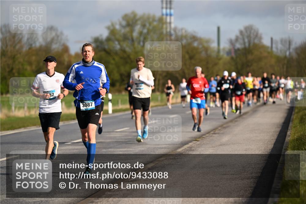 12.04.2026 - 45. Internationalen Wilhelmsburger Insellauf Dr. Thomas Lammeyer http://msf.ph/oto/9433088 12.04.2026 09:16:58 Laufen 32, 3087 meine-sportfotos.de