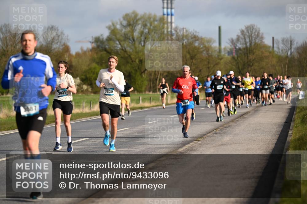 12.04.2026 - 45. Internationalen Wilhelmsburger Insellauf Dr. Thomas Lammeyer http://msf.ph/oto/9433096 12.04.2026 09:17:00 Laufen 3087, 3831, 4401, 3830, 3662 meine-sportfotos.de