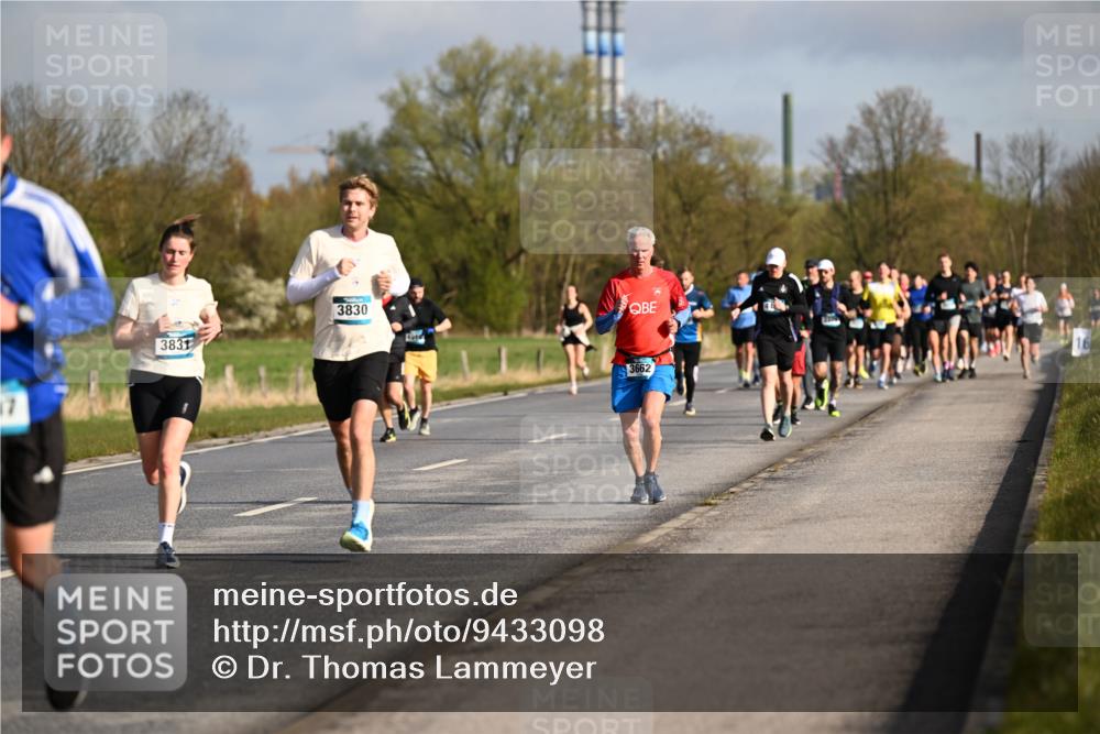 12.04.2026 - 45. Internationalen Wilhelmsburger Insellauf Dr. Thomas Lammeyer http://msf.ph/oto/9433098 12.04.2026 09:17:00 Laufen 7, 3831, 3830, 3662 meine-sportfotos.de