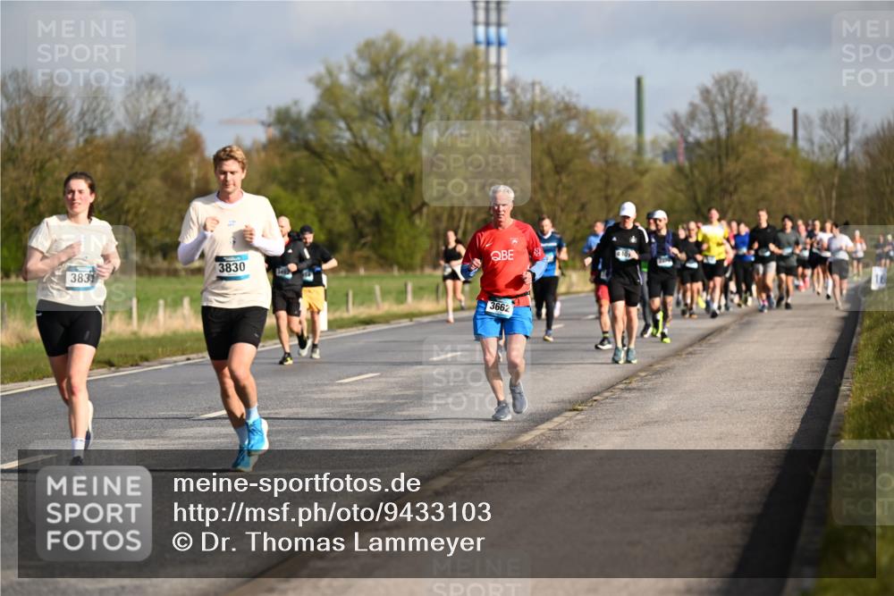 12.04.2026 - 45. Internationalen Wilhelmsburger Insellauf Dr. Thomas Lammeyer http://msf.ph/oto/9433103 12.04.2026 09:17:01 Laufen 3831, 114, 3830, 3662, 401 meine-sportfotos.de