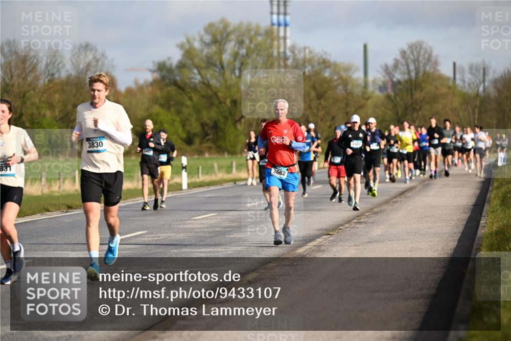 12.04.2026 - 45. Internationalen Wilhelmsburger Insellauf Dr. Thomas Lammeyer http://msf.ph/oto/9433107 12.04.2026 09:17:01 Laufen 831, 3830, 3662, 4401 meine-sportfotos.de