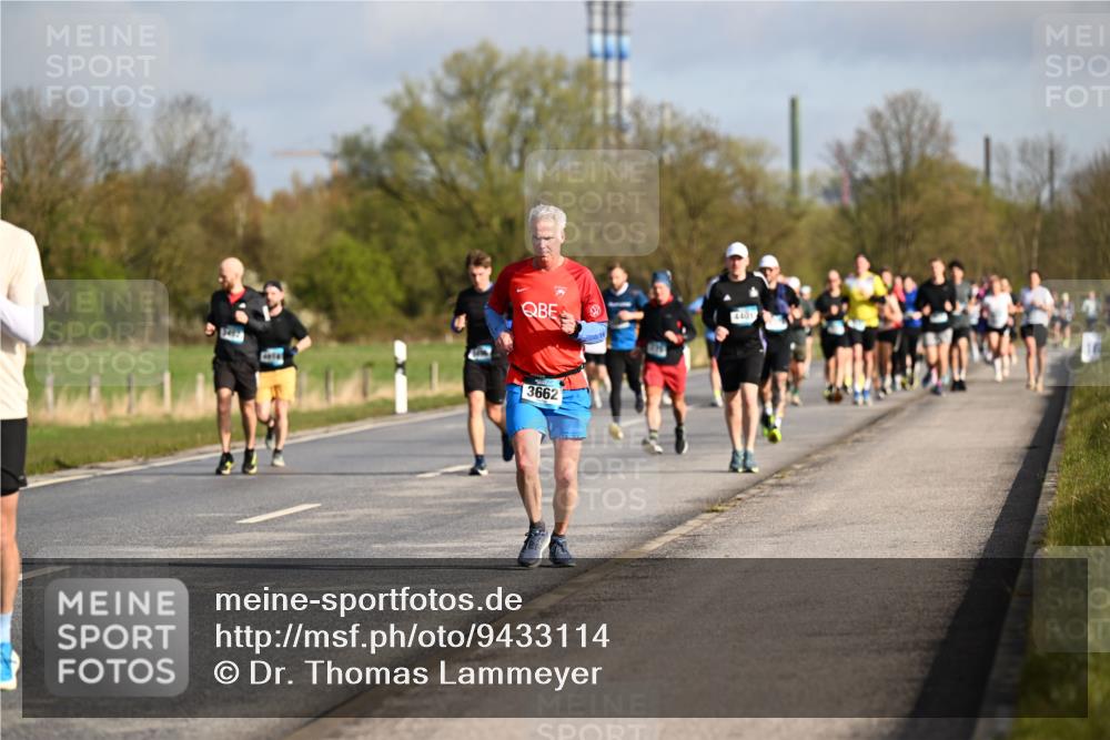 12.04.2026 - 45. Internationalen Wilhelmsburger Insellauf Dr. Thomas Lammeyer http://msf.ph/oto/9433114 12.04.2026 09:17:03 Laufen 5499, 3662, 4401 meine-sportfotos.de