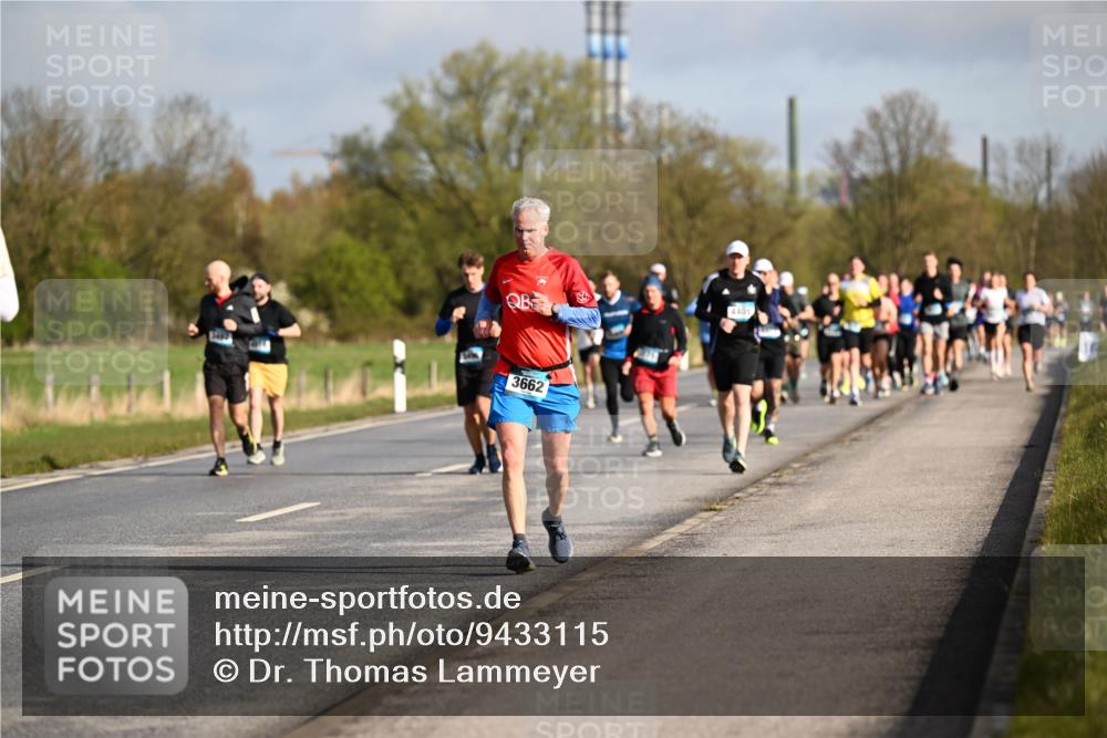 12.04.2026 - 45. Internationalen Wilhelmsburger Insellauf Dr. Thomas Lammeyer http://msf.ph/oto/9433115 12.04.2026 09:17:03 Laufen 3662, 4401 meine-sportfotos.de