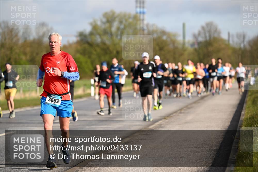 12.04.2026 - 45. Internationalen Wilhelmsburger Insellauf Dr. Thomas Lammeyer http://msf.ph/oto/9433137 12.04.2026 09:17:06 Laufen 3662 meine-sportfotos.de