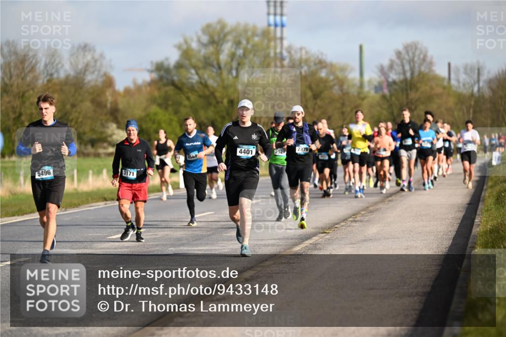 12.04.2026 - 45. Internationalen Wilhelmsburger Insellauf Dr. Thomas Lammeyer http://msf.ph/oto/9433148 12.04.2026 09:17:08 Laufen 5496, 3171, 5567, 2379, 4401, 2521 meine-sportfotos.de