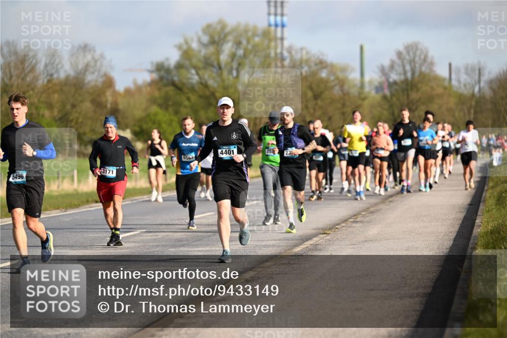12.04.2026 - 45. Internationalen Wilhelmsburger Insellauf Dr. Thomas Lammeyer http://msf.ph/oto/9433149 12.04.2026 09:17:08 Laufen 4401, 252, 23, 5567, 3171, 5496 meine-sportfotos.de