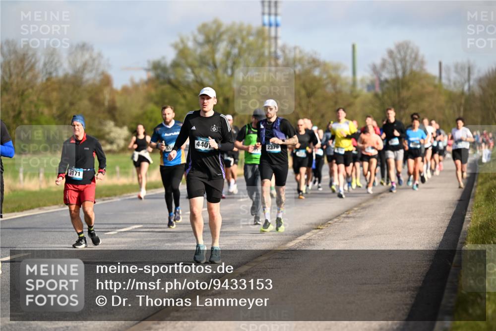 12.04.2026 - 45. Internationalen Wilhelmsburger Insellauf Dr. Thomas Lammeyer http://msf.ph/oto/9433153 12.04.2026 09:17:08 Laufen 3171, 440, 2379 meine-sportfotos.de