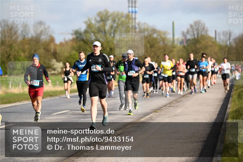 12.04.2026 - 45. Internationalen Wilhelmsburger Insellauf Dr. Thomas Lammeyer http://msf.ph/oto/9433154 12.04.2026 09:17:09 Laufen 3171, 44, 2379 meine-sportfotos.de