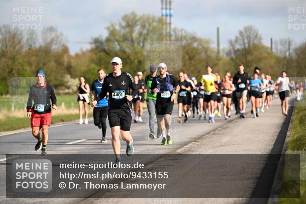12.04.2026 - 45. Internationalen Wilhelmsburger Insellauf Dr. Thomas Lammeyer http://msf.ph/oto/9433155 12.04.2026 09:17:09 Laufen 3171, 4401, 2379 meine-sportfotos.de