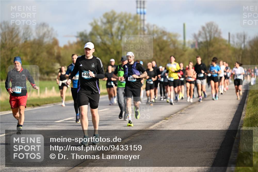 12.04.2026 - 45. Internationalen Wilhelmsburger Insellauf Dr. Thomas Lammeyer http://msf.ph/oto/9433159 12.04.2026 09:17:09 Laufen 3171, 440, 2379 meine-sportfotos.de