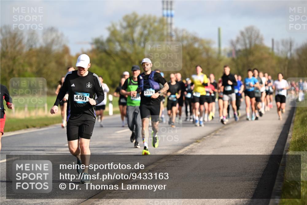 12.04.2026 - 45. Internationalen Wilhelmsburger Insellauf Dr. Thomas Lammeyer http://msf.ph/oto/9433163 12.04.2026 09:17:10 Laufen 4401, 2379 meine-sportfotos.de