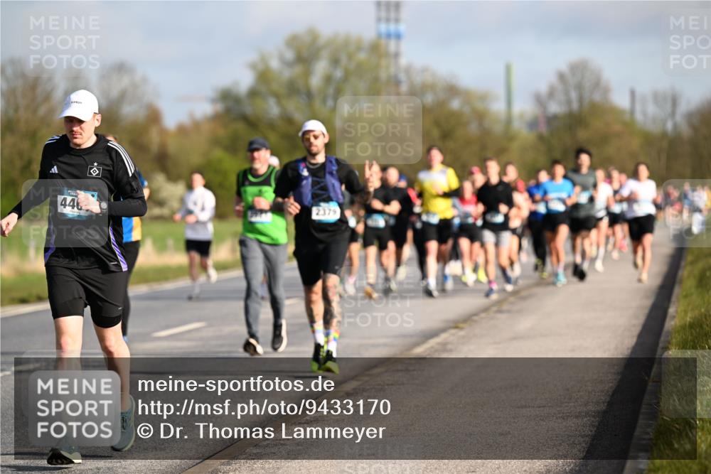12.04.2026 - 45. Internationalen Wilhelmsburger Insellauf Dr. Thomas Lammeyer http://msf.ph/oto/9433170 12.04.2026 09:17:11 Laufen 446, 2379 meine-sportfotos.de