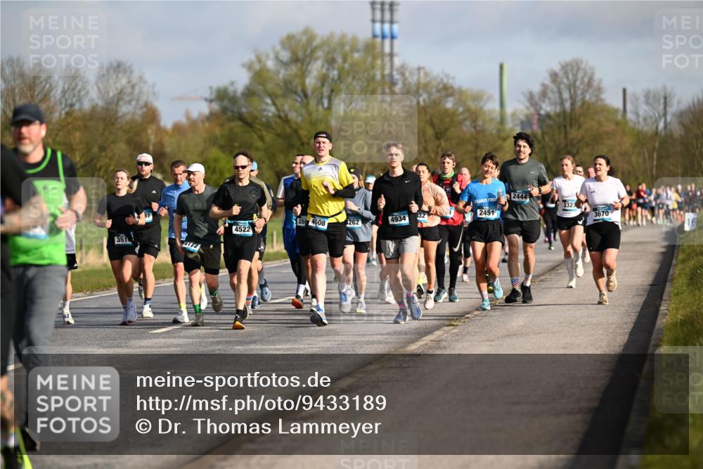 12.04.2026 - 45. Internationalen Wilhelmsburger Insellauf Dr. Thomas Lammeyer http://msf.ph/oto/9433189 12.04.2026 09:17:14 Laufen 351, 4172, 288, 4608, 1262, 4934, 2451, 2444, 3323, 3670, 4522 meine-sportfotos.de
