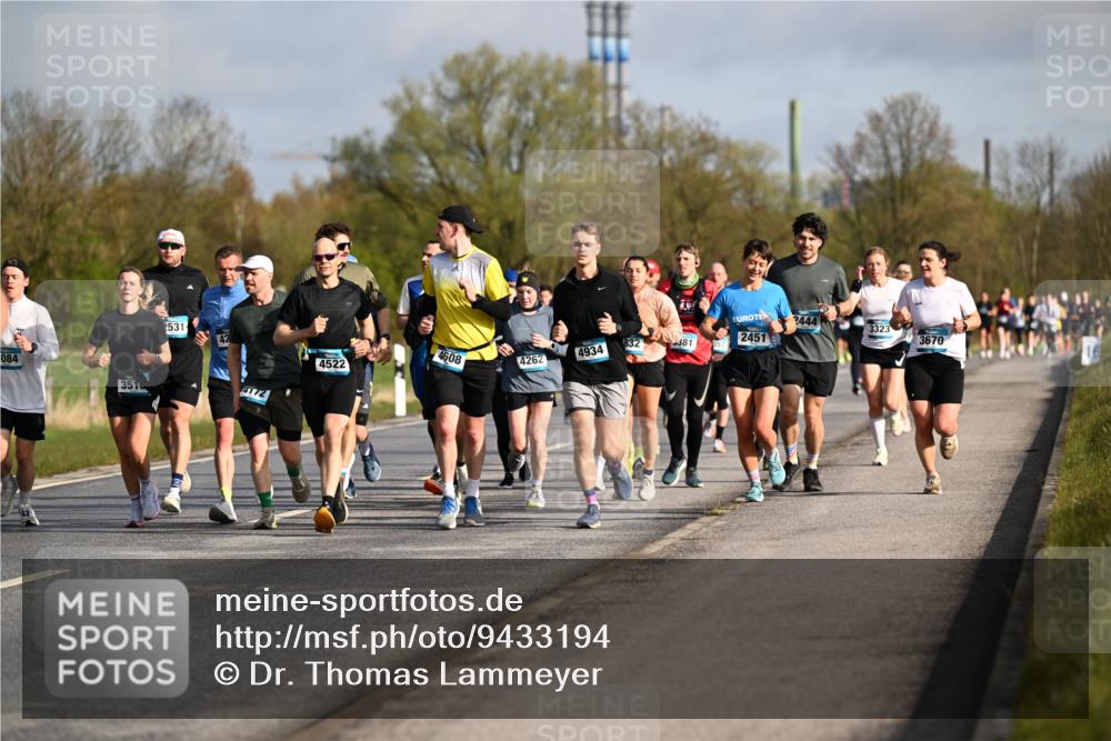 12.04.2026 - 45. Internationalen Wilhelmsburger Insellauf Dr. Thomas Lammeyer http://msf.ph/oto/9433194 12.04.2026 09:17:15 Laufen 084, 351, 2531, 2444, 3323, 42, 832, 2451, 381, 3670, 4522, 4608, 4934, 4262 meine-sportfotos.de