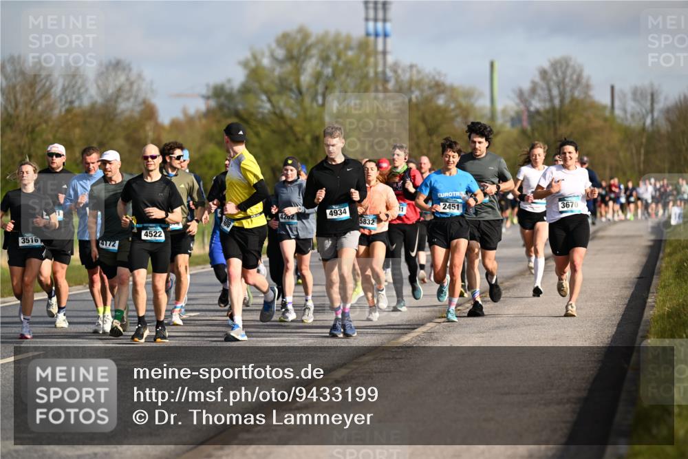 12.04.2026 - 45. Internationalen Wilhelmsburger Insellauf Dr. Thomas Lammeyer http://msf.ph/oto/9433199 12.04.2026 09:17:16 Laufen 4934, 31, 2451, 3670, 4262, 5832, 4522, 3516, 4172 meine-sportfotos.de