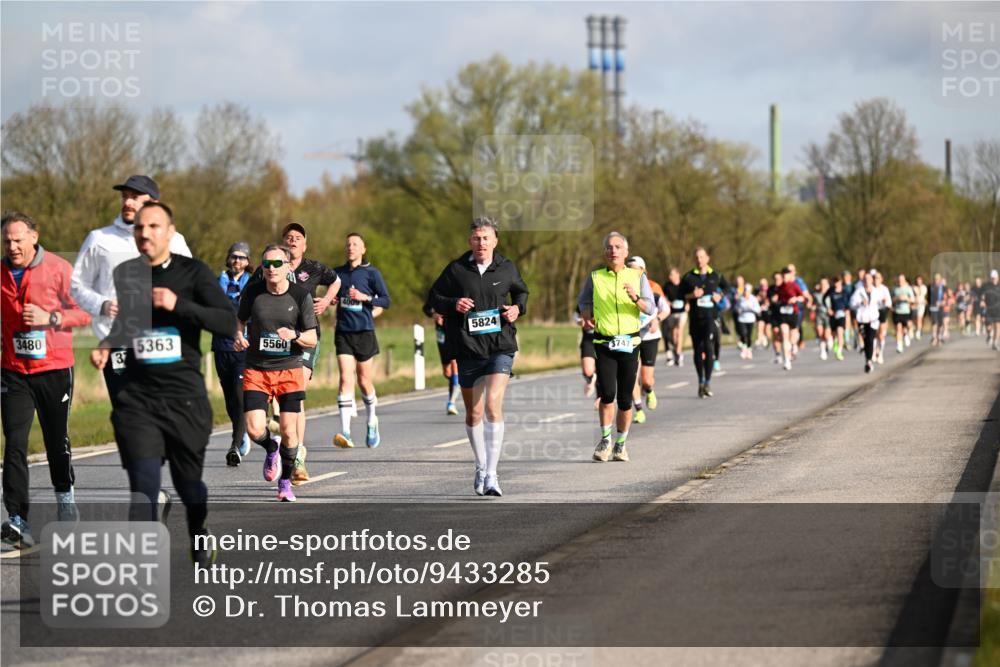 12.04.2026 - 45. Internationalen Wilhelmsburger Insellauf Dr. Thomas Lammeyer http://msf.ph/oto/9433285 12.04.2026 09:17:33 Laufen 3480, 5363, 5560, 4009, 5824, 3747 meine-sportfotos.de