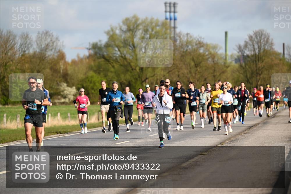 12.04.2026 - 45. Internationalen Wilhelmsburger Insellauf Dr. Thomas Lammeyer http://msf.ph/oto/9433322 12.04.2026 09:17:44 Laufen 5489, 3702, 302, 4130, 501, 4755 meine-sportfotos.de