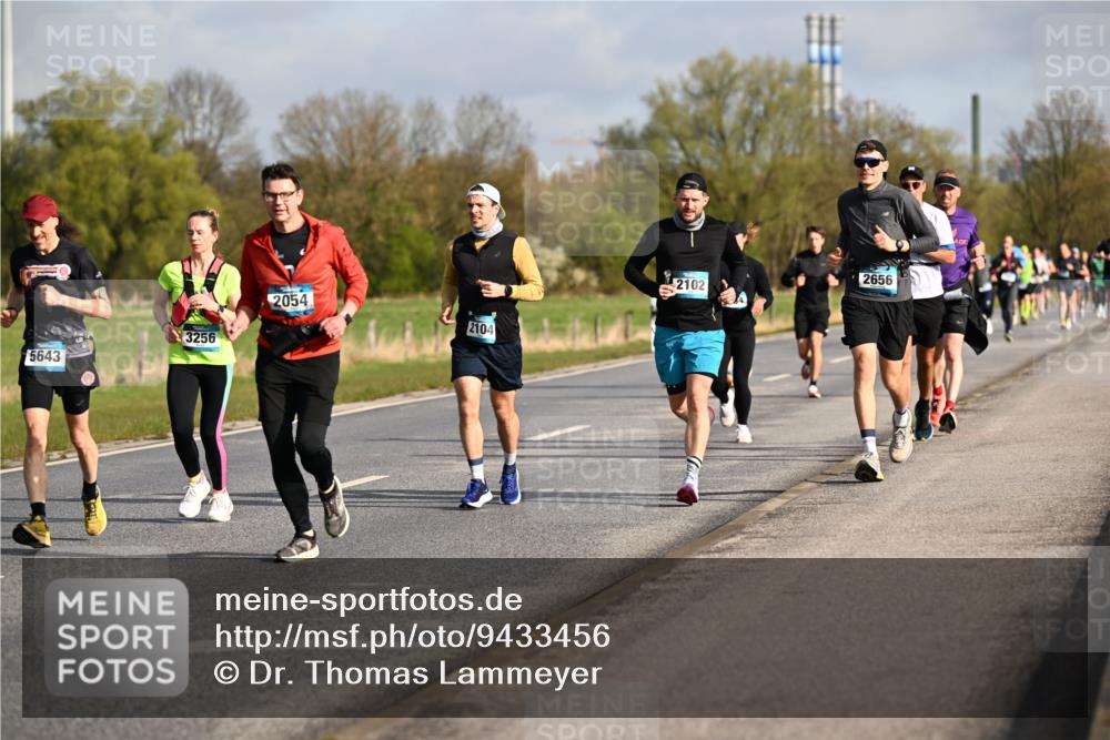 12.04.2026 - 45. Internationalen Wilhelmsburger Insellauf Dr. Thomas Lammeyer http://msf.ph/oto/9433456 12.04.2026 09:18:18 Laufen 5643, 3256, 2054, 2104, 2102, 2656 meine-sportfotos.de