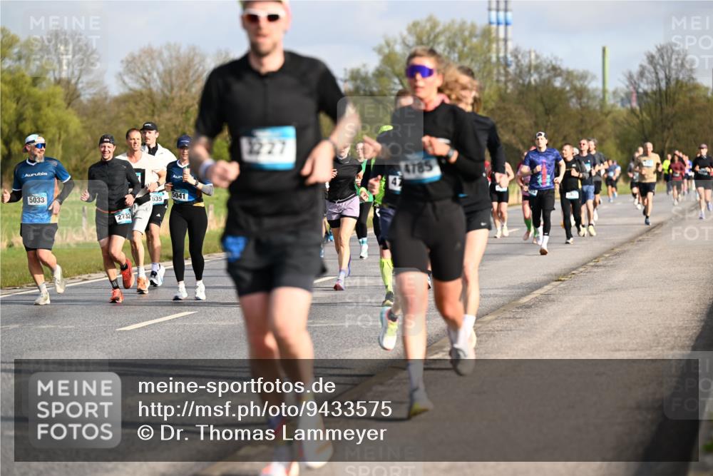 12.04.2026 - 45. Internationalen Wilhelmsburger Insellauf Dr. Thomas Lammeyer http://msf.ph/oto/9433575 12.04.2026 09:18:39 Laufen 5033, 635, 2732, 5041, 1227, 4785 meine-sportfotos.de