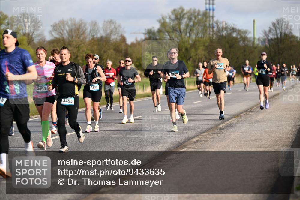 12.04.2026 - 45. Internationalen Wilhelmsburger Insellauf Dr. Thomas Lammeyer http://msf.ph/oto/9433635 12.04.2026 09:18:49 Laufen 3494, 3493, 4040, 4681, 356, 251, 5347 meine-sportfotos.de