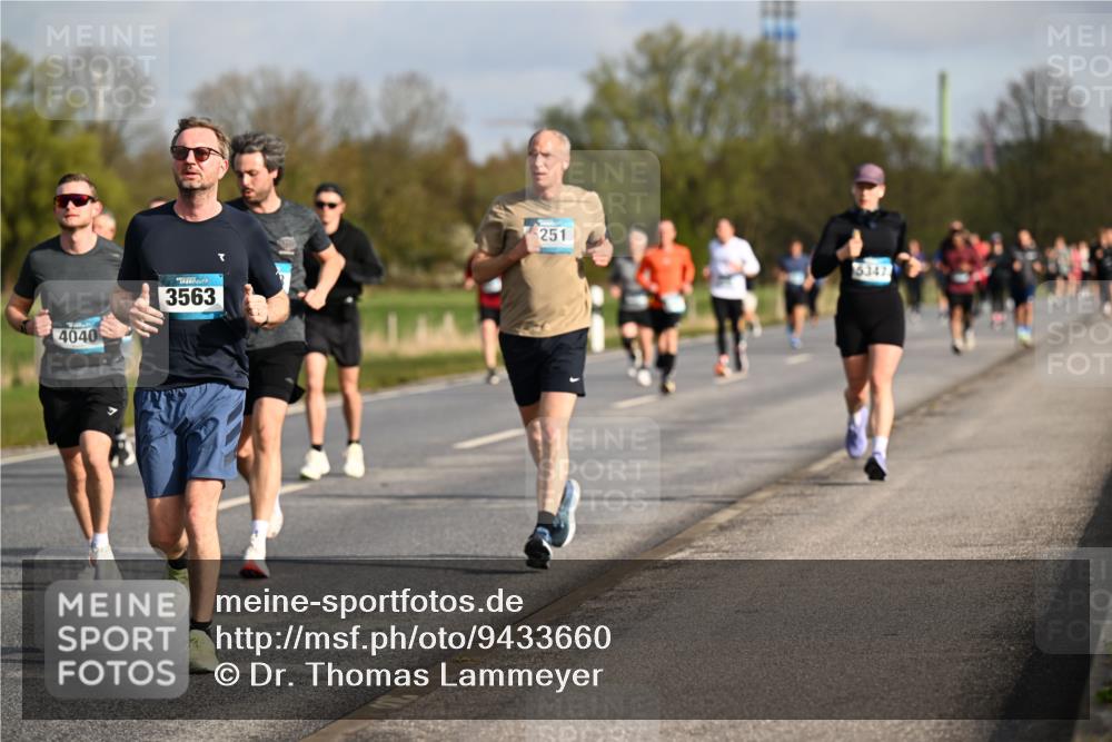 12.04.2026 - 45. Internationalen Wilhelmsburger Insellauf Dr. Thomas Lammeyer http://msf.ph/oto/9433660 12.04.2026 09:18:53 Laufen 4040, 3563, 251, 16347 meine-sportfotos.de