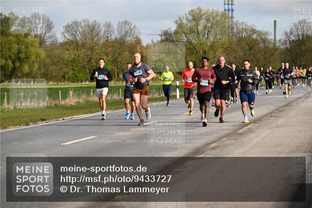 12.04.2026 - 45. Internationalen Wilhelmsburger Insellauf Dr. Thomas Lammeyer http://msf.ph/oto/9433727 12.04.2026 09:19:04 Laufen 5407, 5286, 5749, 2190, 5756, 238 meine-sportfotos.de