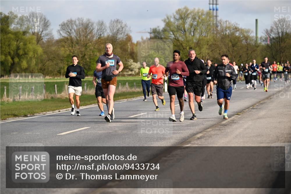 12.04.2026 - 45. Internationalen Wilhelmsburger Insellauf Dr. Thomas Lammeyer http://msf.ph/oto/9433734 12.04.2026 09:19:05 Laufen 52, 5749, 3174, 2190, 5756, 3503 meine-sportfotos.de