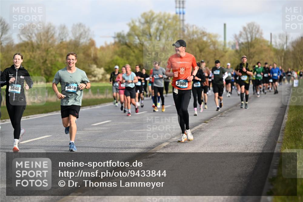 12.04.2026 - 45. Internationalen Wilhelmsburger Insellauf Dr. Thomas Lammeyer http://msf.ph/oto/9433844 12.04.2026 09:19:24 Laufen 1900, 6, 3848, 3849, 1343, 2986 meine-sportfotos.de