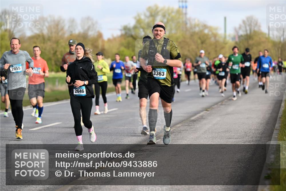 12.04.2026 - 45. Internationalen Wilhelmsburger Insellauf Dr. Thomas Lammeyer http://msf.ph/oto/9433886 12.04.2026 09:19:31 Laufen 2855, 2646, 3363 meine-sportfotos.de