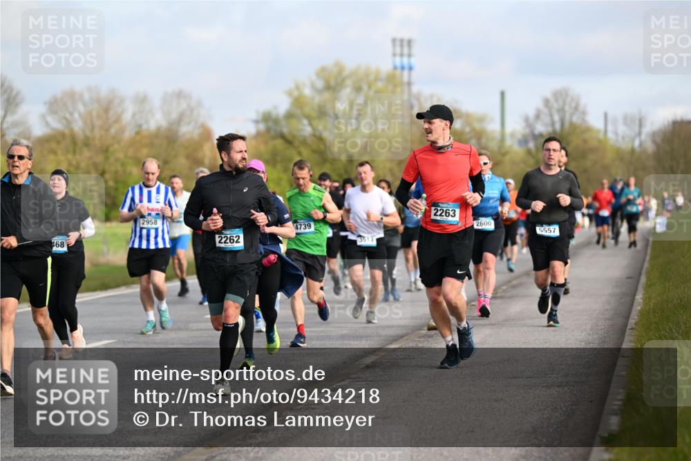 12.04.2026 - 45. Internationalen Wilhelmsburger Insellauf Dr. Thomas Lammeyer http://msf.ph/oto/9434218 12.04.2026 09:20:31 Laufen 168, 2958, 4739, 2262, 3513, 2263, 2600, 5557 meine-sportfotos.de