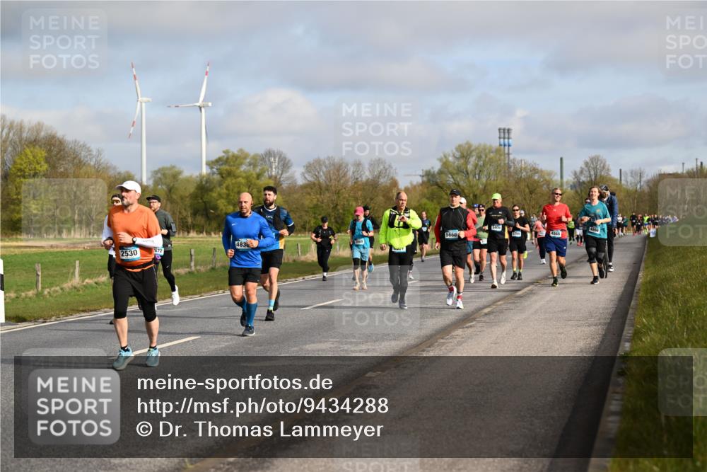 12.04.2026 - 45. Internationalen Wilhelmsburger Insellauf Dr. Thomas Lammeyer http://msf.ph/oto/9434288 12.04.2026 09:20:45 Laufen 2530, 5406, 5660, 5789, 4865, 483, 672 meine-sportfotos.de
