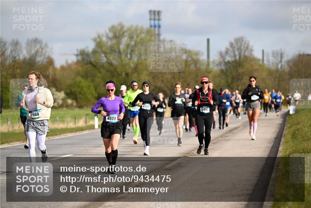 12.04.2026 - 45. Internationalen Wilhelmsburger Insellauf Dr. Thomas Lammeyer http://msf.ph/oto/9434475 12.04.2026 09:21:21 Laufen 2988, 4929, 4101, 2434, 5491, 2442 meine-sportfotos.de