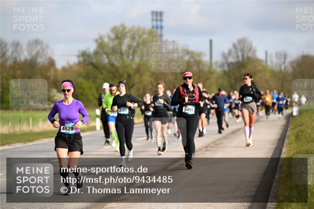 12.04.2026 - 45. Internationalen Wilhelmsburger Insellauf Dr. Thomas Lammeyer http://msf.ph/oto/9434485 12.04.2026 09:21:23 Laufen 4929, 4101, 5491 meine-sportfotos.de