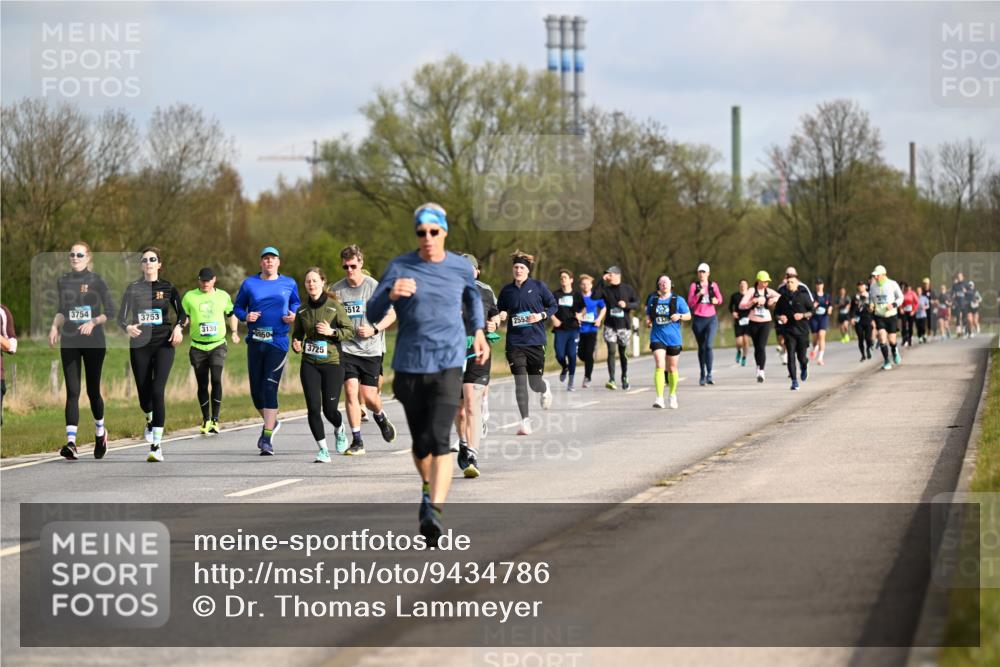 12.04.2026 - 45. Internationalen Wilhelmsburger Insellauf Dr. Thomas Lammeyer http://msf.ph/oto/9434786 12.04.2026 09:22:21 Laufen 28, 3754, 28, 3753, 3130, 2050, 2050, 3725, 512, 2553 meine-sportfotos.de