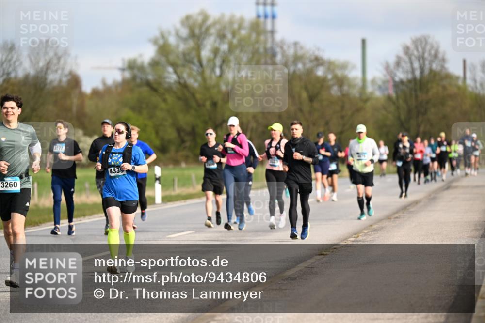 12.04.2026 - 45. Internationalen Wilhelmsburger Insellauf Dr. Thomas Lammeyer http://msf.ph/oto/9434806 12.04.2026 09:22:31 Laufen 3260, 3577, 4335 meine-sportfotos.de