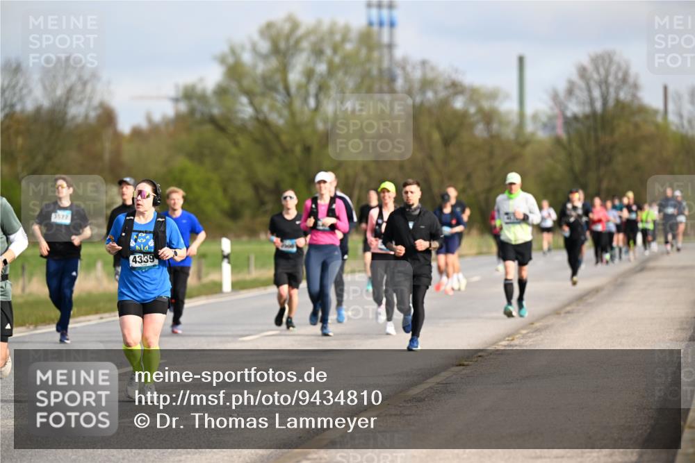12.04.2026 - 45. Internationalen Wilhelmsburger Insellauf Dr. Thomas Lammeyer http://msf.ph/oto/9434810 12.04.2026 09:22:31 Laufen 3577, 4339 meine-sportfotos.de