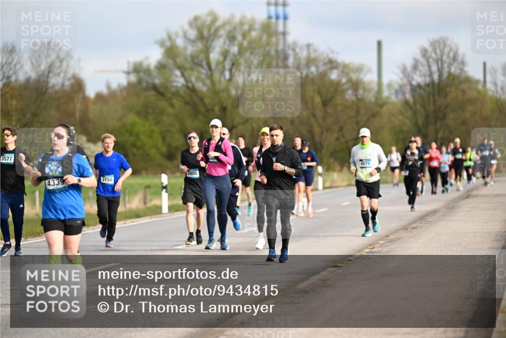 12.04.2026 - 45. Internationalen Wilhelmsburger Insellauf Dr. Thomas Lammeyer http://msf.ph/oto/9434815 12.04.2026 09:22:32 Laufen 3577, 4675, 2900, 4339, 3150 meine-sportfotos.de