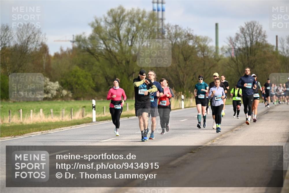 12.04.2026 - 45. Internationalen Wilhelmsburger Insellauf Dr. Thomas Lammeyer http://msf.ph/oto/9434915 12.04.2026 09:22:49 Laufen 2673, 444, 3825, 68, 2808, 4499, 4500, 5544 meine-sportfotos.de
