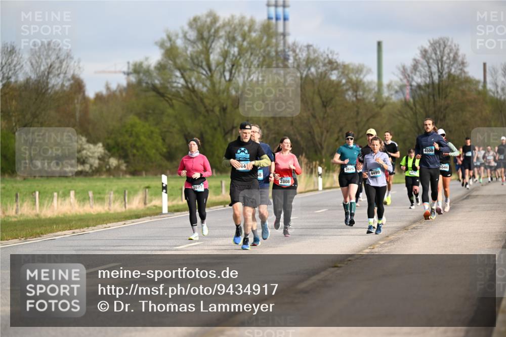 12.04.2026 - 45. Internationalen Wilhelmsburger Insellauf Dr. Thomas Lammeyer http://msf.ph/oto/9434917 12.04.2026 09:22:49 Laufen 58, 3825, 2673, 2808, 4499, 4500, 5544 meine-sportfotos.de