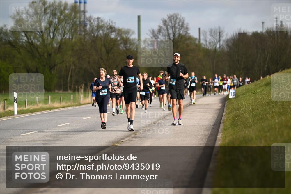 12.04.2026 - 45. Internationalen Wilhelmsburger Insellauf Dr. Thomas Lammeyer http://msf.ph/oto/9435019 12.04.2026 09:23:14 Laufen 4632, 4786, 3435, 16 meine-sportfotos.de