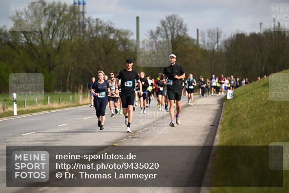 12.04.2026 - 45. Internationalen Wilhelmsburger Insellauf Dr. Thomas Lammeyer http://msf.ph/oto/9435020 12.04.2026 09:23:14 Laufen 4632, 314, 4786, 3435, 16 meine-sportfotos.de
