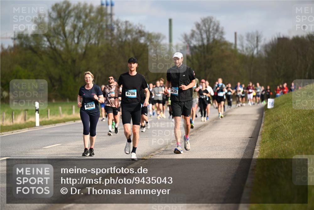 12.04.2026 - 45. Internationalen Wilhelmsburger Insellauf Dr. Thomas Lammeyer http://msf.ph/oto/9435043 12.04.2026 09:23:18 Laufen 4632, 4786, 3435 meine-sportfotos.de
