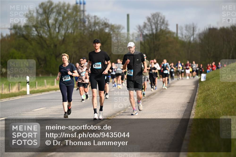 12.04.2026 - 45. Internationalen Wilhelmsburger Insellauf Dr. Thomas Lammeyer http://msf.ph/oto/9435044 12.04.2026 09:23:18 Laufen 4632, 314, 4786, 3435 meine-sportfotos.de